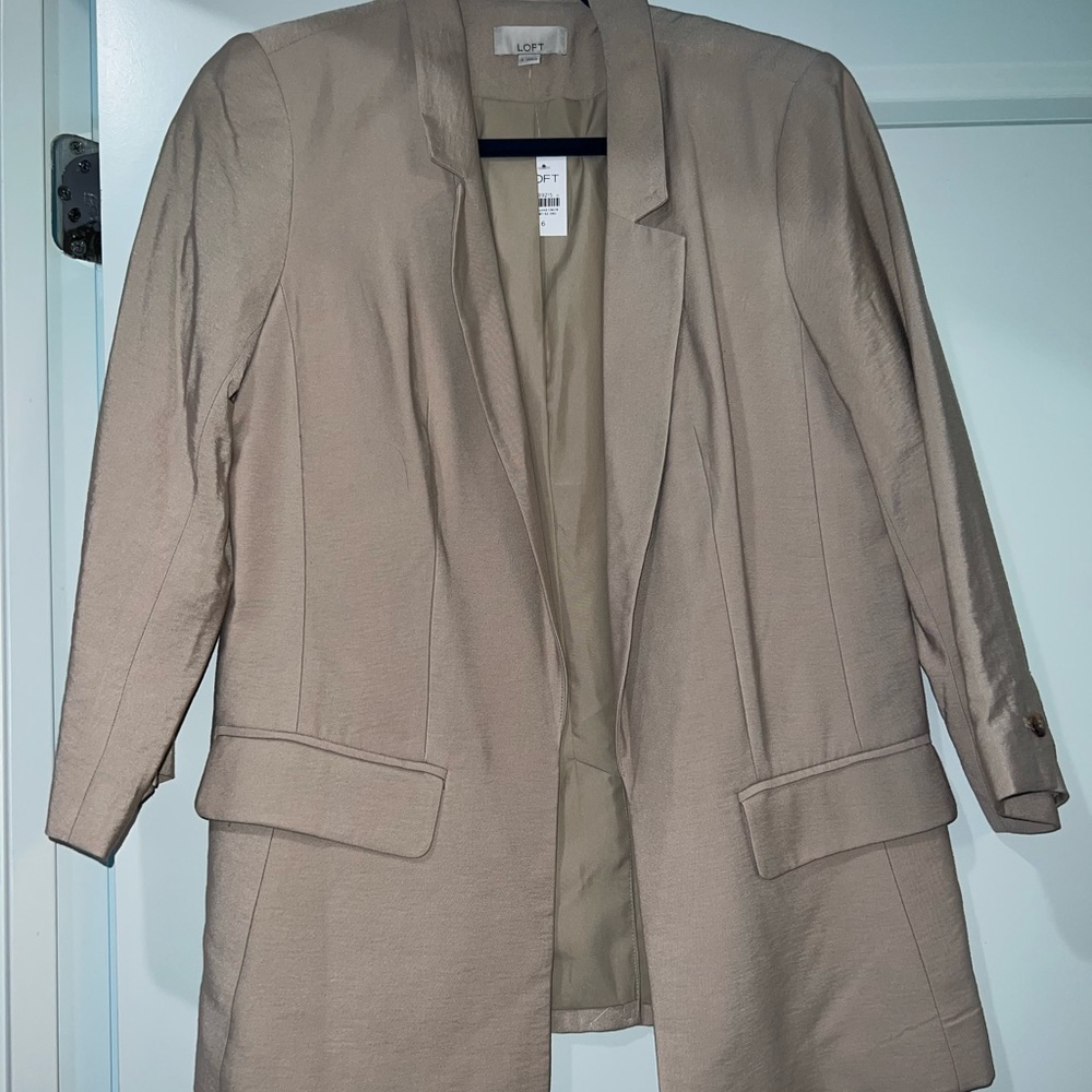 Loft Beige Blazer NYT Size 6